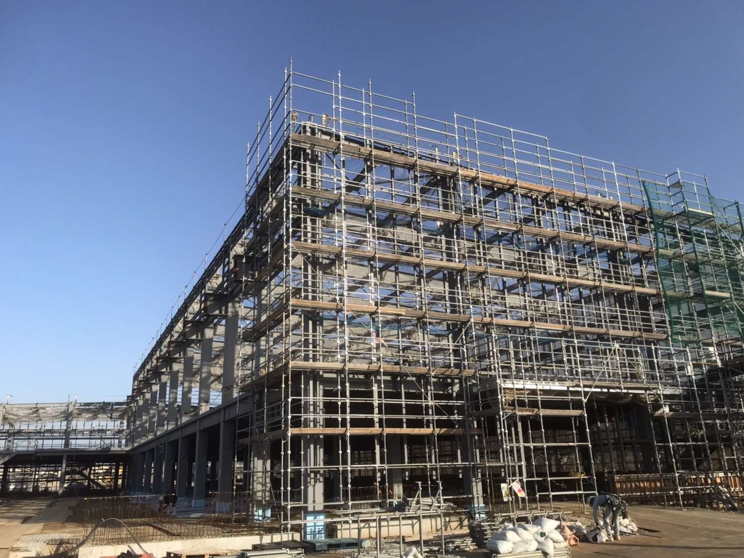 ☆石川県白山市にて工場新築工事における仮設足場を施工してきました☆